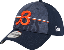 Load image into Gallery viewer, Chicago Bears New Era 2023 NFL Training Camp 39THIRTY Flex Hat - Navy
