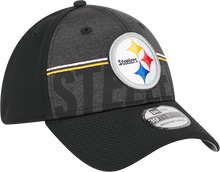 Load image into Gallery viewer, Pittsburgh Steelers New Era 2023 NFL Training Camp 39THIRTY Flex Hat - Black
