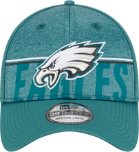 Load image into Gallery viewer, Philadelphia Eagles New Era 2023 NFL Training Camp 39THIRTY Flex Hat - Green
