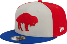 Load image into Gallery viewer, Buffalo Bills New Era 2023 Sideline Historic 9FIFTY Snapback Hat - Cream/Royal
