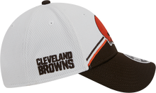 Load image into Gallery viewer, Cleveland Browns New Era 2023 Sideline 9FORTY Adjustable Hat - White/Brown
