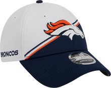 Load image into Gallery viewer, Denver Broncos New Era 2023 Sideline 9FORTY Adjustable Hat - White/Navy

