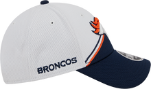 Load image into Gallery viewer, Denver Broncos New Era 2023 Sideline 9FORTY Adjustable Hat - White/Navy
