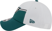 Load image into Gallery viewer, Philadelphia Eagles New Era 2023 Sideline 9FORTY Adjustable Hat - White/Midnight Green
