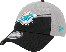 Load image into Gallery viewer, Miami Dolphins New Era 2023 Sideline 9FORTY Adjustable Hat - Gray/Black
