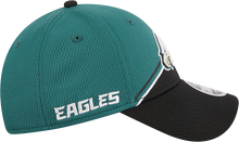 Load image into Gallery viewer, Philadelphia Eagles New Era 2023 Sideline 9FORTY Adjustable Hat - Midnight Green/Black
