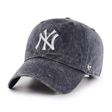 Load image into Gallery viewer, New York Yankees  &#39;47 Brand Clean Up Cap Navy Gamut
