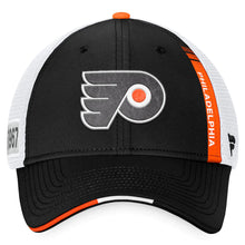 Load image into Gallery viewer, Philadelphia Flyers Fanatics Branded 2022 NHL Draft Authentic Pro On Stage Trucker Adjustable Hat - Black/White
