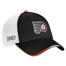 Load image into Gallery viewer, Philadelphia Flyers Fanatics Branded 2022 NHL Draft Authentic Pro On Stage Trucker Adjustable Hat - Black/White
